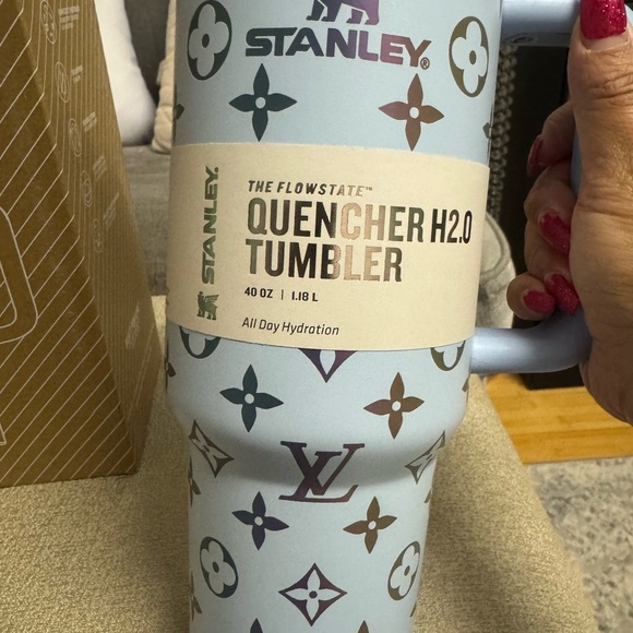 Stanley Light Blue Flowstate 40oz Tumbler. New. - Picture 5 of 8